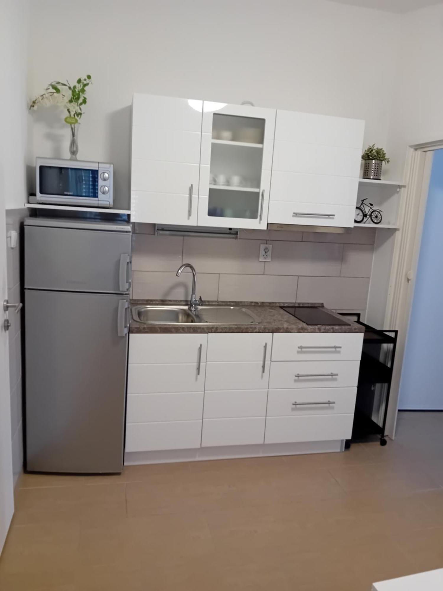 Apatmani Peternel Vir Exterior foto
