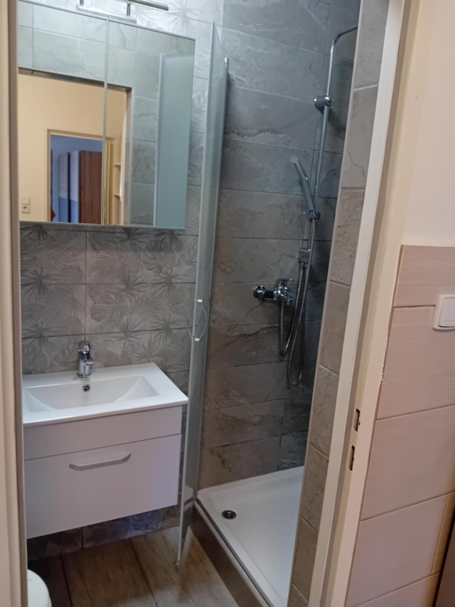 Apatmani Peternel Vir Exterior foto