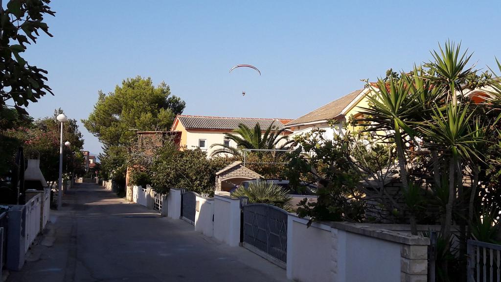 Apatmani Peternel Vir Exterior foto