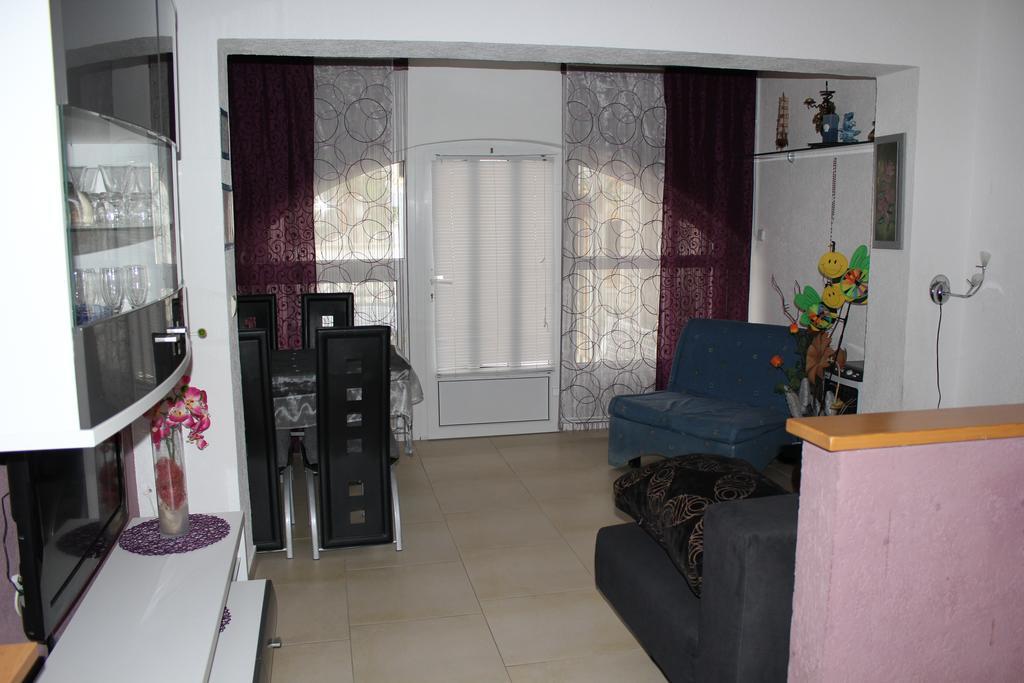 Apatmani Peternel Vir Exterior foto